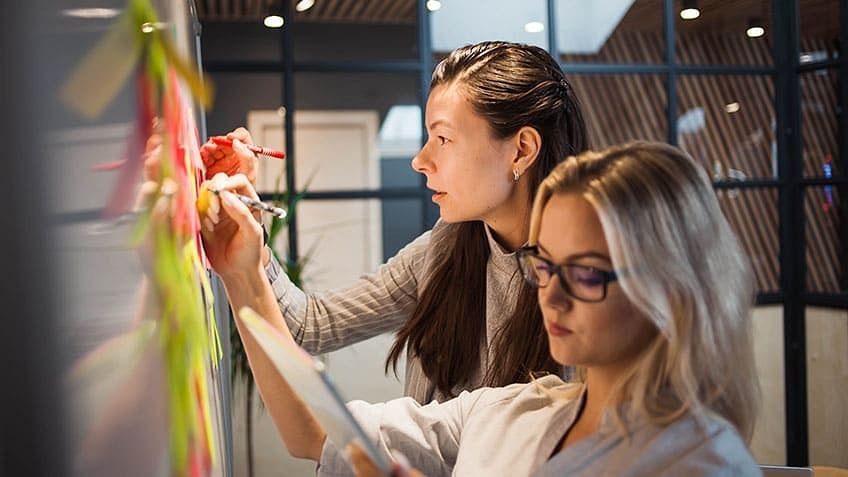 Graphic Designer Job Description: Craft Your Future!